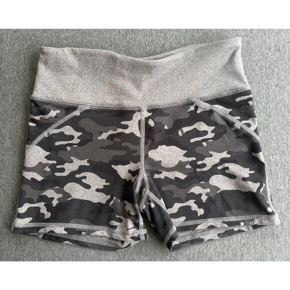 Fabletics | Women's Camo Print Yoga Workout Gym Exercise Pull On Shorts | XXS - Picture 2 of 3